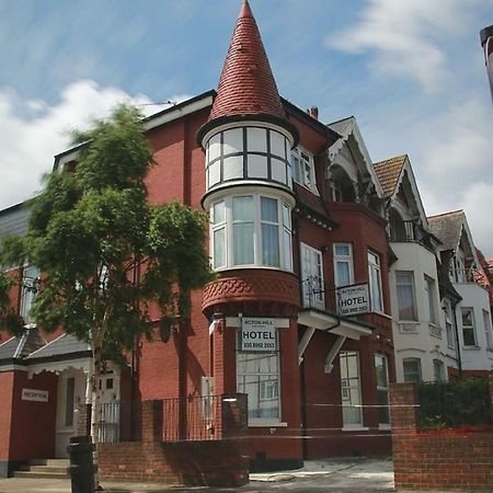 Acton Hill Hotel Ийлинг Екстериор снимка
